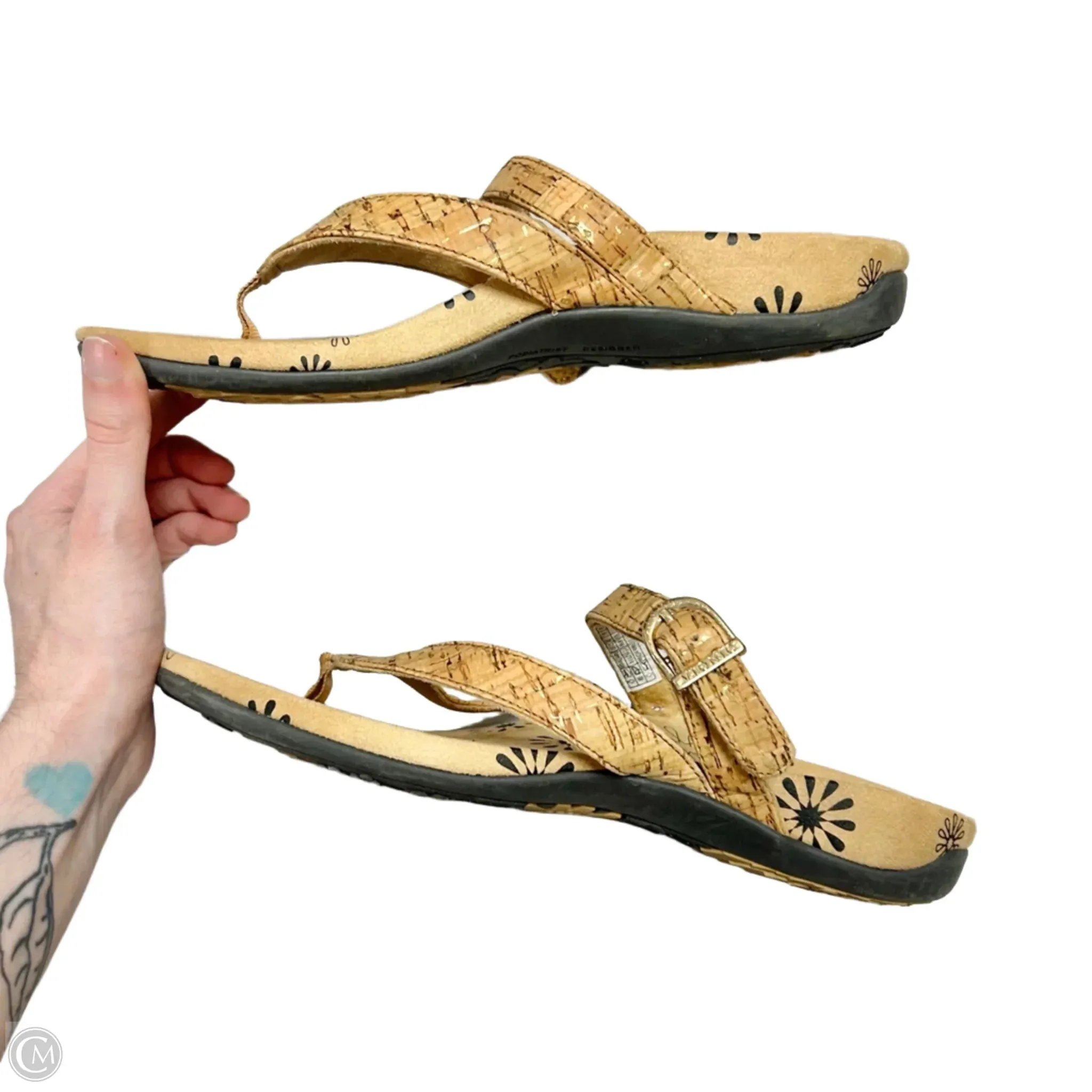 Sandals Flats By Vionic In Tan, Size: 8