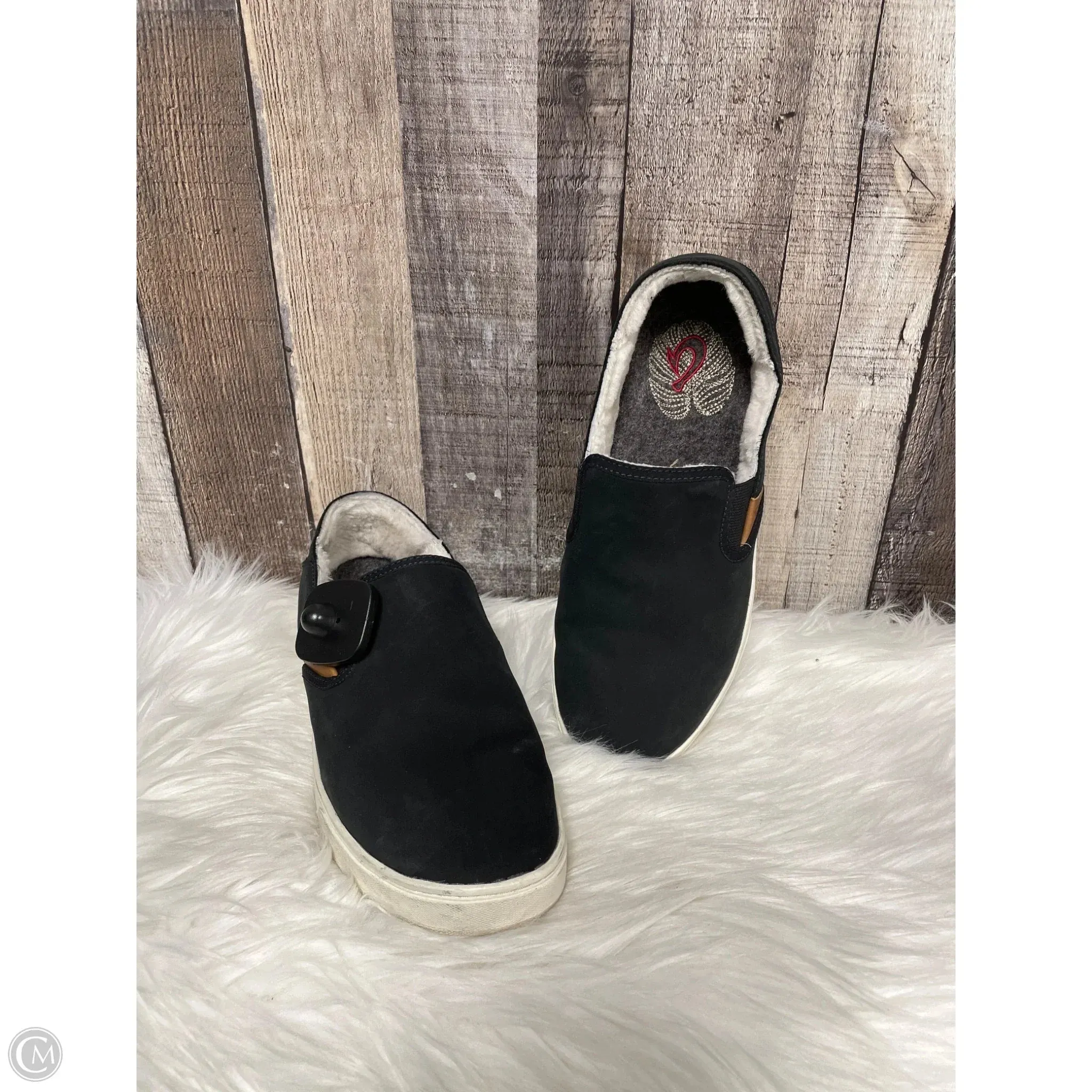 Shoes Flats By Olukai In Black, Size: 9