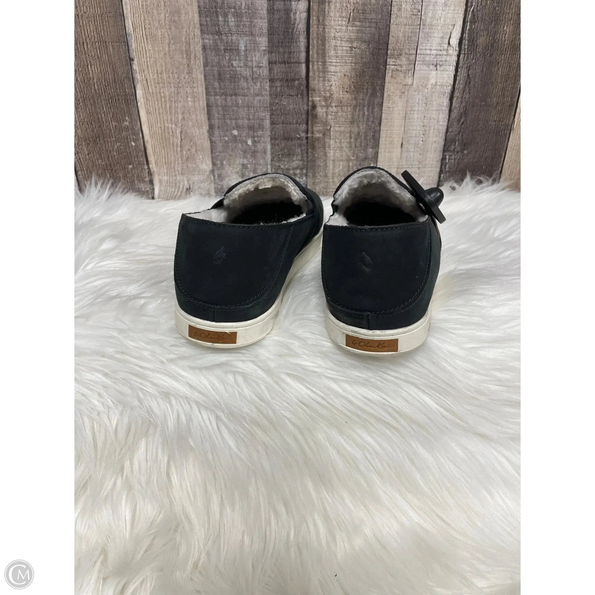Shoes Flats By Olukai In Black, Size: 9