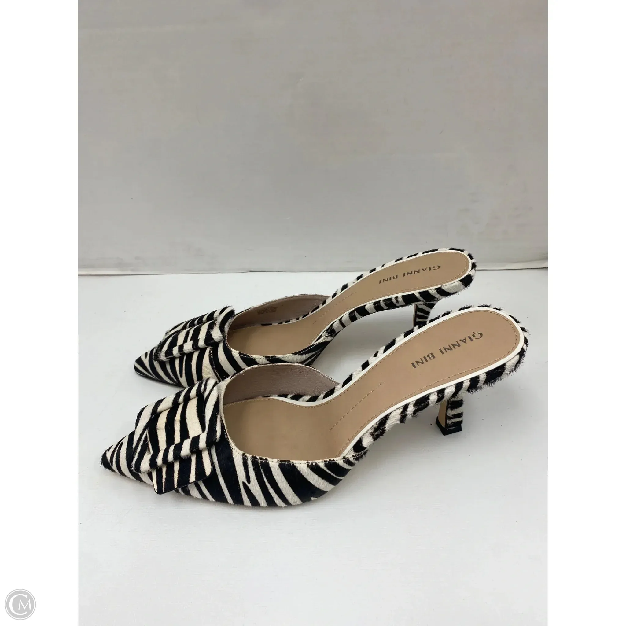 Shoes Heels Kitten By Gianni Bini In Black & White, Size: 10